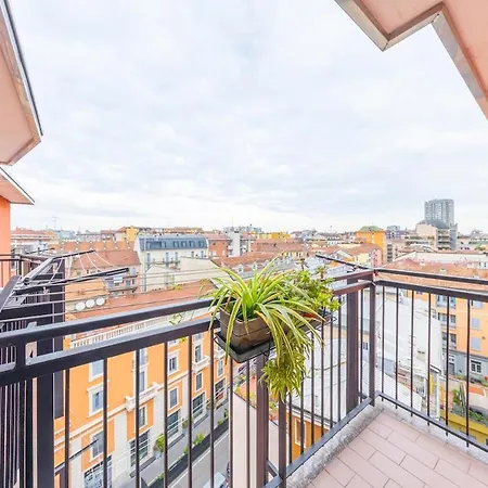 아파트 Spacious And Bright 2bdr, 2 Bathrooms