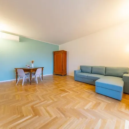 Spacious And Bright 2bdr, 2 Bathrooms 밀라노