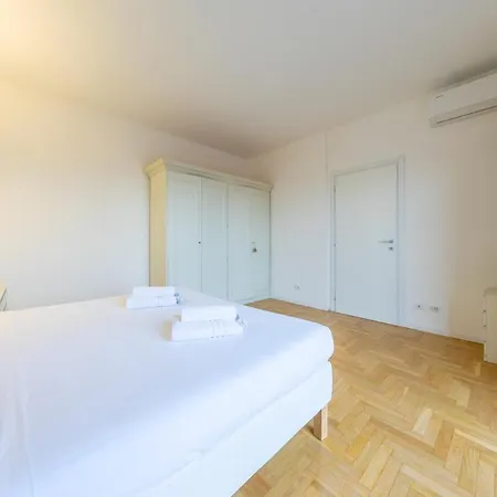 Spacious And Bright 2bdr, 2 Bathrooms 아파트 *