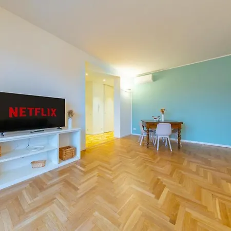 דירה Spacious And Bright 2bdr, 2 Bathrooms *