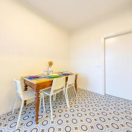 Spacious And Bright 2bdr, 2 Bathrooms דירה *