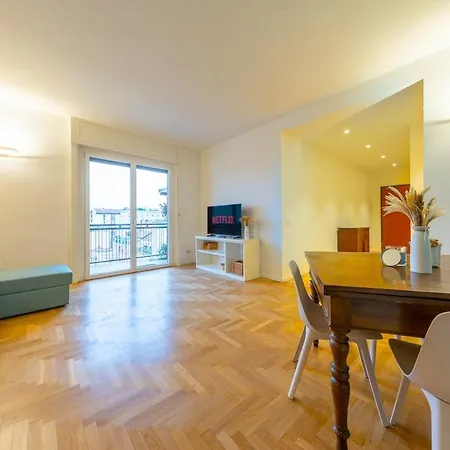 Spacious And Bright 2bdr, 2 Bathrooms Milán