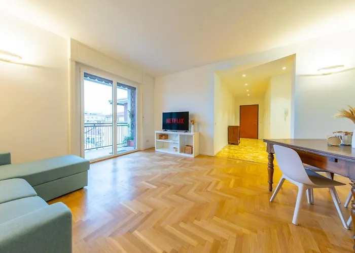 Spacious And Bright 2bdr, 2 Bathrooms Apartmán Milán